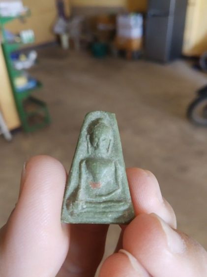 พระเนื้อผงผสมว่าน((พระผงสุพรรณ)(มีส่วนผสมของเนื้อผงเก่า)(พระหลวงพ่อฮวด)(วุฒิคุณ)(วัดดอนโพธิ์ทอง)(จังหวัดสุพรรณบุรี))พระเครื่องรางของมงคล รูปที่ 6