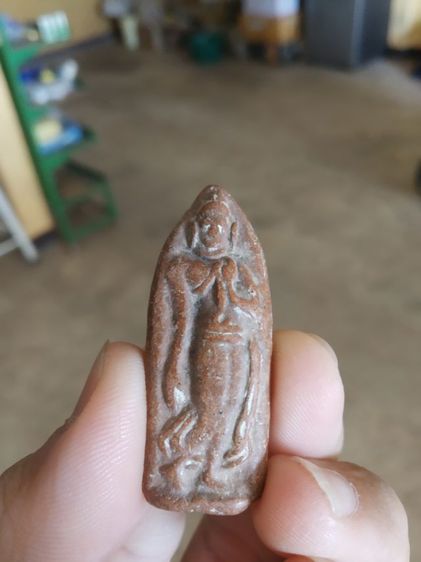 พระเนื้อดิน(พระปางลีลากำแพงเขย่งเหลือพระปางลีลากำแพงทุ่งเศรษฐี(ฝักดาบ)(ไม่ทราบเกจิที่สร้าง250302))พระบ้านพระเครื่องรางของมงคล รูปที่ 3