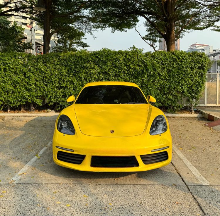 รถ Porsche Cayman 2.0 สี เหลือง