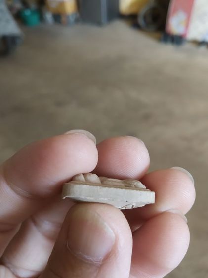 พระเนื้อผงผสมว่านพิมพ์เล็ก(พระผงพระปิดตาหลังยันต์เนื้อออกสีน้ำตาลอ่อน(วัดเขาหวาย)(จังหวัดระยอง))พระบ้านพระเครื่องรางของมงคล รูปที่ 14