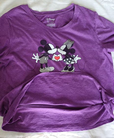 Disney Mickey and Minnie Mouse ❤️ 
T-shirt Family Fun Size XL Womens
สีม่วง คอกลม  ผ้ายืดนิ่ม  รูปที่ 7