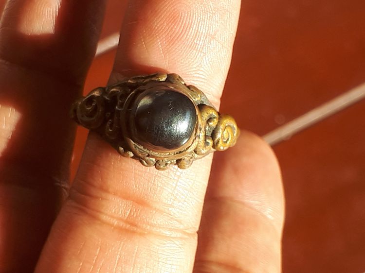 หล่อโบราณ แหวนนาคเกี้ยว หัวเมฆพัตร เนื้อทองผสม หลวงพ่ออิ่ม วัดหัวเขา จ.สุพรรณ ปี 244x ยุคต้น ขนาดใหญ่ มีน้ำหนัก เก่า สภาพสวยมาก แท้ หนา มีน้ รูปที่ 8