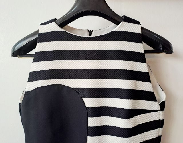 ส่งต่อเสื้อแขนกุด แต่งลายหัวใจ รูปที่ 2