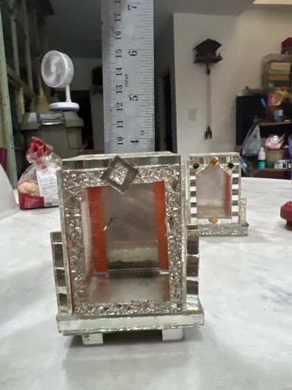 กระจกตู้พระจิ๋วเก่า