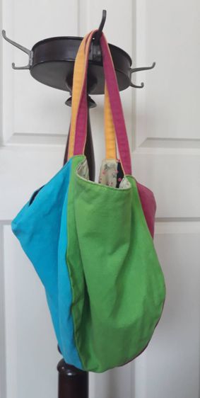 กระเป๋าผ้าหลากสี สีเหลือง ชมพู ฟ้า เขียว  สะพายไหล่ ผ้าด้านในมีลายสวยงาม รูปที่ 18