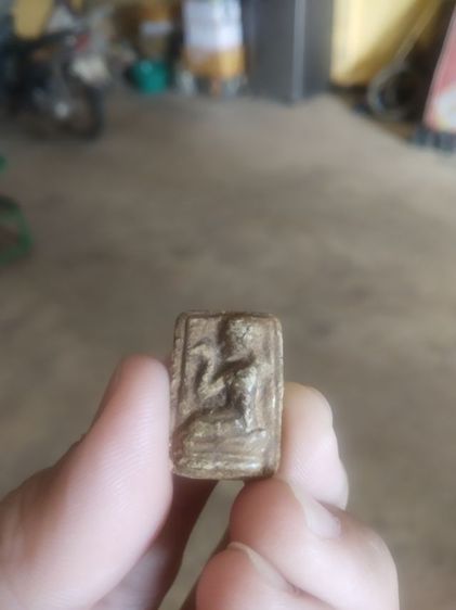 พระเนื้อผงผสมว่านพิมพ์เล็ก(พระพิมพ์พระนางกวักหลังเรียบเนื้อสีน้ำตาลเข้ม(ไม่ทราบเกจิที่สร้าง)(270207))พระบ้านพระเครื่องรางของมงคล รูปที่ 2