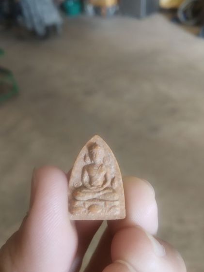 พระเนื้อผงผสมว่านพิมพ์เล็ก(พระพิมพ์พระอุปคุต(วัดเขาบางพระ)(รูปทรงเตารีด)(จังหวัดชลบุรี))พระบ้านพระเครื่องรางของมงคล รูปที่ 4