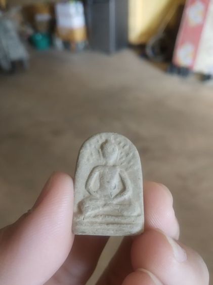 พระเนื้อผงผสมว่าน(พระผงพิมพ์ปรกโพธิ์หลังเรียบ(ไม่ทราบพระเกจิที่สร้าง)พระบ้านพระเครื่องรางของมงคล รูปที่ 2