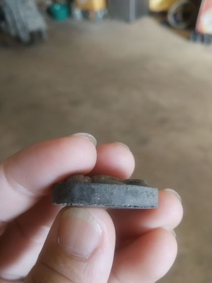 พระเนื้อผงผสมว่านดำ(พระปิดตาหลังยันต์(พระเจ้าห้าพระองค์)(เนื้อออกสีเทาเข้ม)(พระพิมพ์กลางไม่ทราบพระเกจิที่สร้าง))พระบ้านพระเครื่องรางของมงคล รูปที่ 12