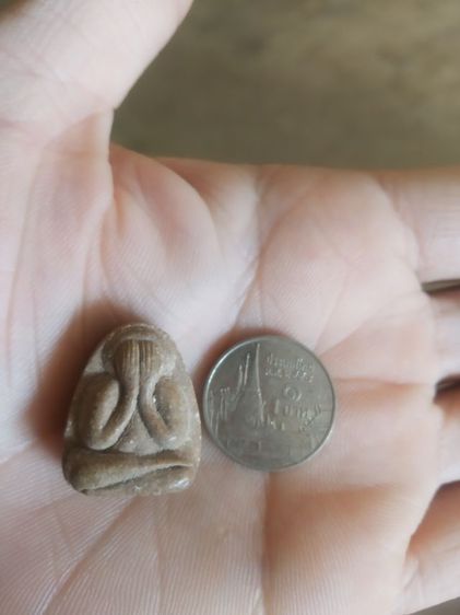 พระเนื้อผงผสมว่านพิมพ์เล็ก(พระผงพระปิดตาหลังสวย(พิมพ์เล็กเนื้อสีน้ำตาลอ่อน)(ไม่ทราบพระเกจิที่สร้าง))พระบ้านพระเครื่องรางของมงคล รูปที่ 14