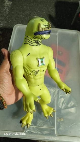 อื่นๆ โมเดล Ben 10 Ultimate Alien Haywire Green Wildmutt  มือสอง สภาพดีครับ แขนขาขยับได้ ตัวใหญ่ สูงประมาณ 12-13 นิ้วได้ ครับ