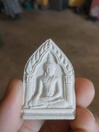 พระเนื้อผงผสมว่าน(พระขุนแผนวัดนิมมานรดี(เจ้าคุณพระวิจิตรพิพัฒน์โนดมอธิษฐานจิต)(กรุงเทพมหานครปี2536))พระบ้านพระเครื่องรางของมงคล รูปที่ 3