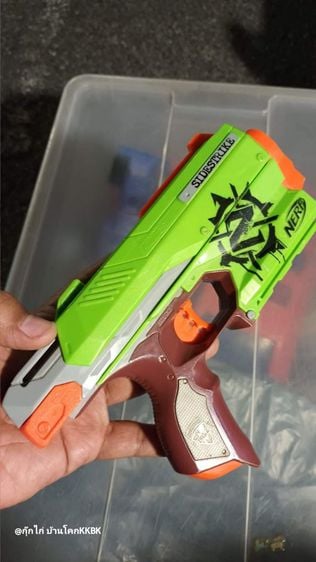 ขออนุญาตครับ
ของเล่น NERF Sidestrike Gun Pistole Blaster Zombiestrike Hasbro TOP Zustand มือสอง ตามภาพ สภาพดี