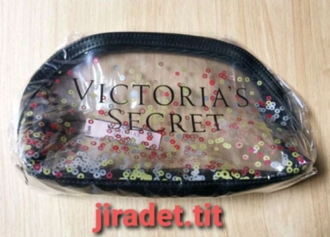 กระเป๋าใสแบรนด์ VICTORIA'S SECRET ขนาดเพียง 22×15×6.5 cm. มีซิปรูดสำหรับ ปิด-เปิด สินค้าใหม่
(Original) รูปที่ 2