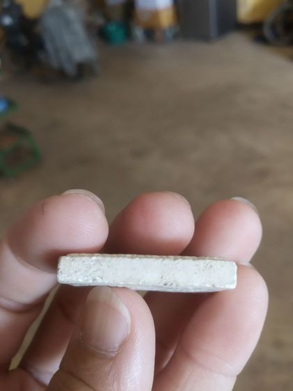 พระเนื้อผงผสมว่าน(พระผงรูปเหมือนพระหลวงพ่อคูณปริสุทโธ(เนื้อสีขาว)(รุ่นเสาร์ห้า)วัดบ้านไร่(จังหวัดนครราชสีมาปี2536))พระเครื่องรางของมงคล รูปที่ 11