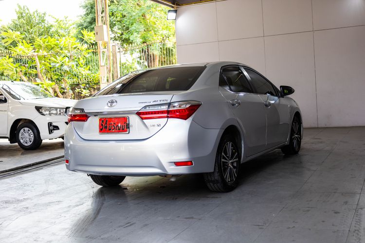 Toyota Altis 2018 1.8 V Sedan เบนซิน เกียร์อัตโนมัติ บรอนซ์เงิน รูปที่ 4