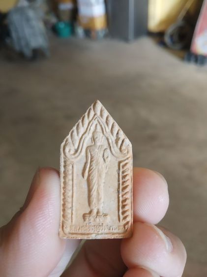 พระเนื้อดินผสมผง(พระหลวงพ่อใหญ่ประทานพรวัดวงษ์สุวรรณ(อ่างทอง))พระบ้านพระเครื่องรางของมงคล รูปที่ 4