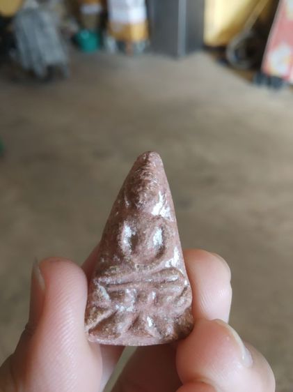 พระเนื้อดินผสมผง(พระพิมพ์พระพุทธนั่งบนฐานบัว(เนื้อออกน้ำตาลแดง)(ไม่ทราบพระเกจิที่สร้าง)(280224))พระบ้านพระเครื่องรางของมงคล รูปที่ 3