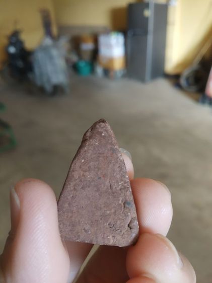 พระเนื้อดินผสมผง(พระพิมพ์พระกลีบบัวนั่งสมาธิ(เนื้อออกน้ำตาลหลังเรียบ)(ไม่ทราบพระเกจิที่สร้าง)(280225))พระบ้านพระเครื่องรางของมงคล รูปที่ 8