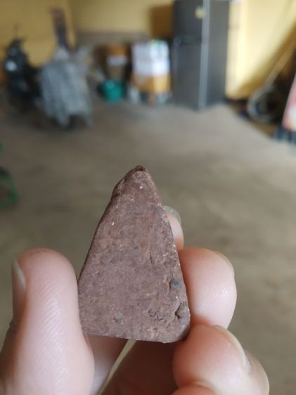 พระเนื้อดินผสมผง(พระพิมพ์พระกลีบบัวนั่งสมาธิ(เนื้อออกน้ำตาลหลังเรียบ)(ไม่ทราบพระเกจิที่สร้าง)(280225))พระบ้านพระเครื่องรางของมงคล รูปที่ 9