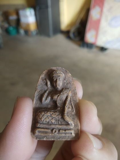 พระเนื้อดินผสมผง(พระพิมพ์พระนางกวักโภคทรัพย์(วัดดอนชัย)(รุ่นซื้อที่ดิน)(จังหวัดเชียงใหม่ปี2543))พระบ้านพระเครื่องรางของมงคล