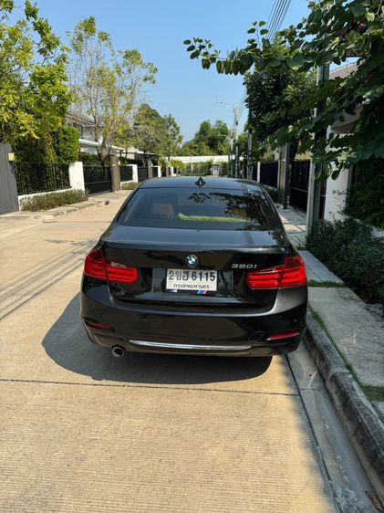 BMW Series 3 2014 320i Sedan เบนซิน ไม่ติดแก๊ส เกียร์อัตโนมัติ ดำ
