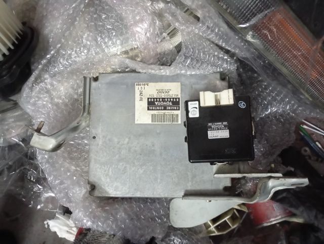 กล่องเครื่อง คัมรี่03 2.4