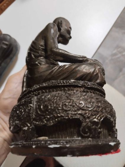 พระบูชาหลวงปู่ศุขปี๒๕๑๔ขนาด๔นิ้วสูง๘นิ้ว รูปที่ 2