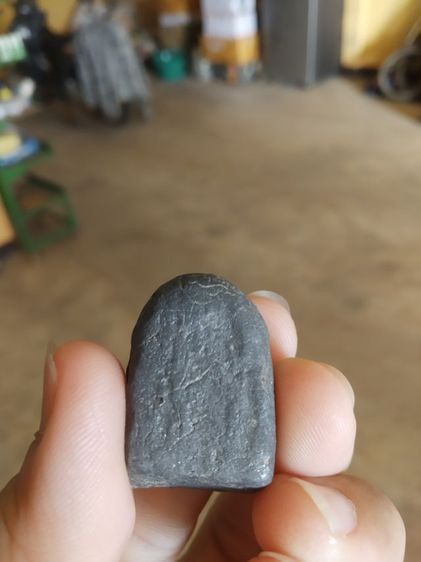 พระเนื้อดินผสมผงพิมพ์กลาง(พระพิมพ์พระซุ้มกอหลังเรียบเนื้อออกดำ(ไม่ทราบพระเกจิที่สร้าง)(290231)(ไม่ทราบอายุ))พระบ้านพระเครื่องรางของมงคล รูปที่ 9