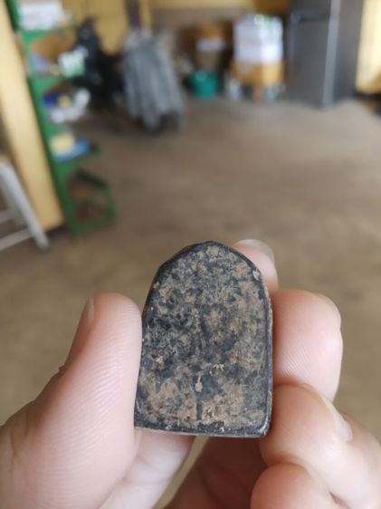 พระเนื้อดินผสมผงใบลาน(พระพิมพ์พระซุ้มกอหลังเรียบเนื้อดำ(ไม่ทราบพระเกจิที่สร้าง)(290236)(ไม่ทราบรุ่นและอายุ))พระบ้านพระเครื่องรางของมงคล รูปที่ 7