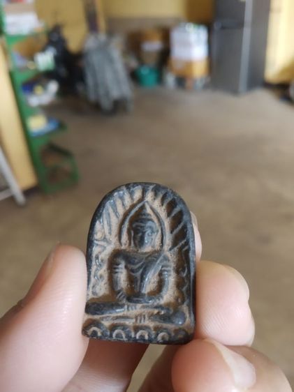 พระเนื้อดินผสมผงใบลาน(พระพิมพ์พระซุ้มกอหลังเรียบเนื้อดำ(ไม่ทราบพระเกจิที่สร้าง)(290236)(ไม่ทราบรุ่นและอายุ))พระบ้านพระเครื่องรางของมงคล รูปที่ 3