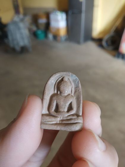 พระเนื้อดิน(พระเนื้อดินซุ้มกอหลังเรียบเนื้อออกสีน้ำตาล(ไม่ทราบพระเกจิที่สร้าง)(ไม่ทราบรุ่นและอายุ)(290242))พระบ้านพระเครื่องรางของมงคล รูปที่ 2