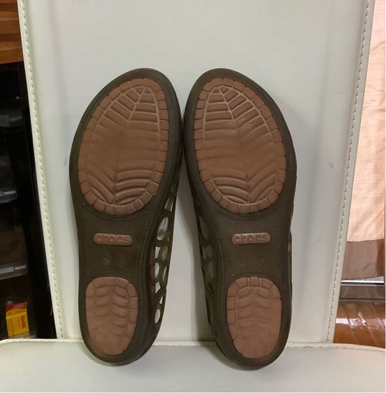 รองเท้าคัทชู Crocs รูปที่ 6