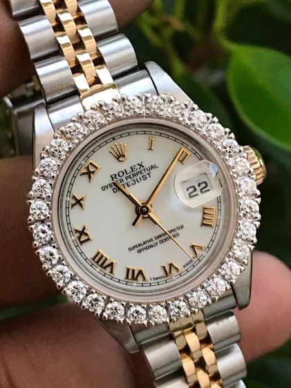 ROLEX OYSTER PERPETUAL DATEJUST 79173 White Dial (Lady)
🇨🇭 รูปที่ 1