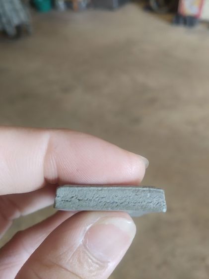 พระผงผสมว่านและผงเมตตา(พระอาจารย์ภัทร(วัดคลองลาว)(สิงห์ป้อนเหยื่อ)(จังหวัดจันทบุรี)(เนื้อออกสีเทา))พระบ้านพระเครื่องรางของมงคล รูปที่ 16