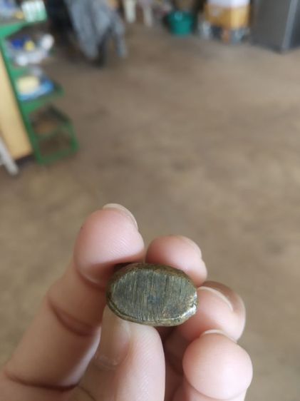 พระเนื้อทองเหลือง(พระอุปคุตถือดอกบัวหลังยันต์(มีลักษณะคล้ายพิมพ์พระกริ่งตั๊กแตน)(ไม่ทราบเกจิที่สร้าง)(020303))พระบ้านพระเครื่องรางของมงคล รูปที่ 18