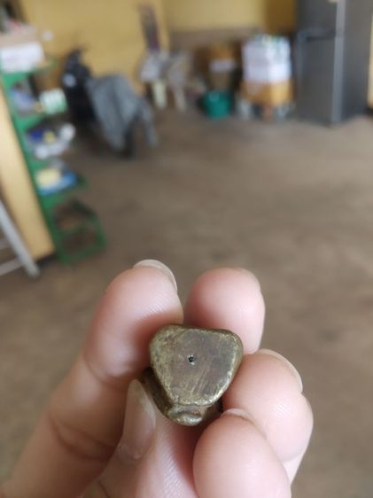 พระเนื้อทองเหลือง(พระรูปหล่อพระอุปคุตถือดอกบัวพิมพ์ตั๊กแตน(ไม่ทราบเกจิที่สร้าง)(020305))พระบ้านพระเครื่องรางของมงคล รูปที่ 16