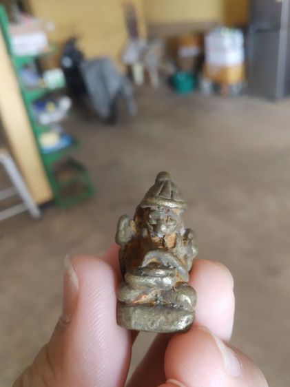 พระเนื้อทองเหลือง(พระรูปหล่อพระอุปคุตถือดอกบัวพิมพ์ตั๊กแตน(ไม่ทราบเกจิที่สร้าง)(020305))พระบ้านพระเครื่องรางของมงคล รูปที่ 3