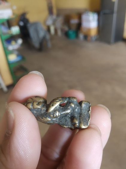 พระเนื้อทองเหลือง(พระรูปหล่อพระแม่โพสพ(เทวีแห่งข้าวหรือเทวดาผู้หญิงที่ดูแลต้นข้าว)พระหลวงพ่ออิ่มวัดหัวเขา(สุพรรณบุรี)(020308))พระเครื่องราง รูปที่ 8