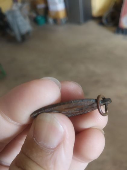 พระเหรียญเนื้อทองแดงรูปทรงไข่(พระเทพสิงห์บูรพาจารย์(จรัญ)หลังพระหลวงพ่อหินวัดโพกรวม(จังหวัดสิงห์บุรีปี2547))พระบ้านพระเครื่องรางของมงคล รูปที่ 10