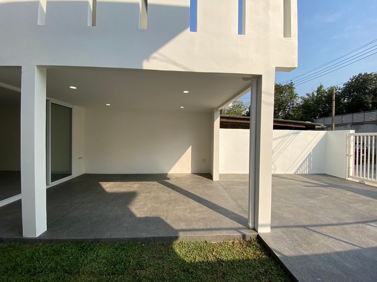 บ้านแฝด 2 ชั้น โซนลาดพร้าว ราคาพิเศษเพียง 5.2 ลบ. รูปที่ 4