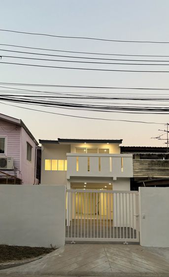 บ้านแฝด 2 ชั้น โซนลาดพร้าว ราคาพิเศษเพียง 5.2 ลบ. รูปที่ 3