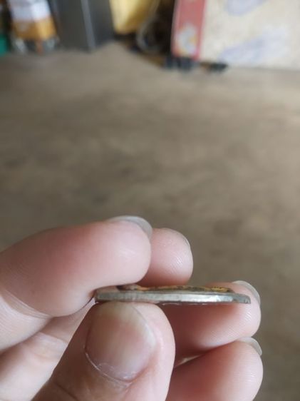 พระเหรียญทรงเตารีด(พระหลวงพ่อประสิทธิ์(วัดไทรน้อย)(เนื้อออกนวะเป็นเหรียญรุ่นเสาร์ห้า)(จังหวัดนนทบุรีปี2536))พระบ้านพระเครื่องรางของมงคล รูปที่ 12