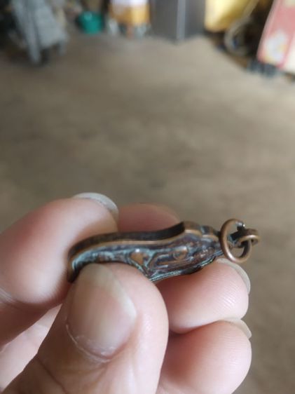 พระเหรียญเนื้อทองแดง(พระหลวงพ่อในกุฏิหลังพระพุทธไตรโลกนาถเจ้าบพิตรวัดกุยบุรี(จังหวัดประจวบคีรีขันธ์ปี2553))พระบ้านพักเครื่องรางของมงคล รูปที่ 16