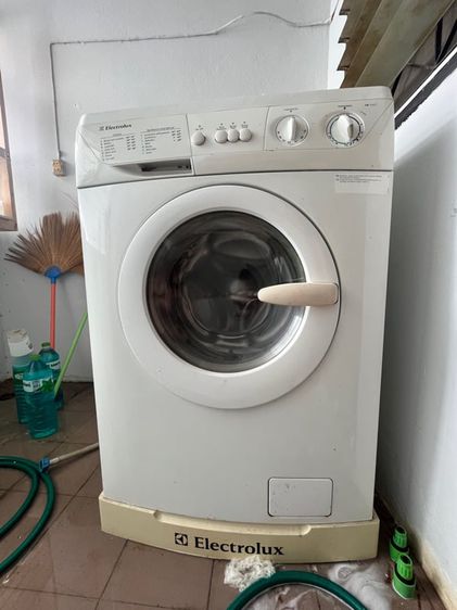 เครื่องซักผ้าฝาหน้า Electrolux EW560F จุ 7.5 Kg.