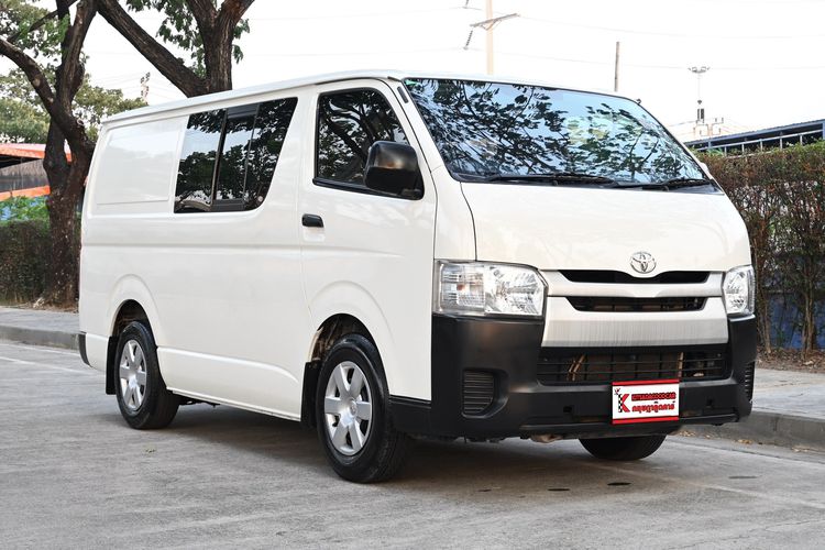 Toyota Hiace 2019 3.0 D4D Van ดีเซล เกียร์ธรรมดา ขาว