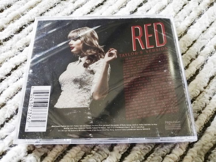แผ่น CD ซีดีเพลง Taylor Swift ชุด Red Taylor's Version (2CD) สินค้า ซิลปิดสนิท พร้อมแพ็คจัดส่ง รูปที่ 2