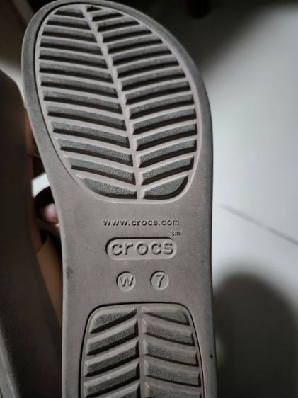รองเท้ารัดส้น crocs รูปที่ 3