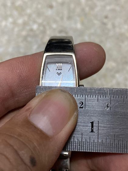 นาฬิกายี่ห้อ  VALENTINO  ควอทซ์  ของแท้มือสอง  สายยาว  16 เซนติเมตร  650฿ รูปที่ 7