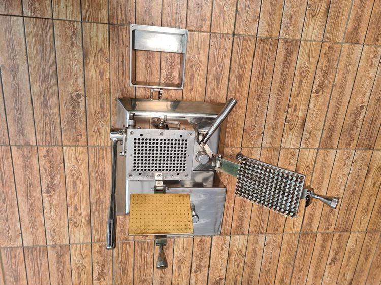 เครื่องบรรจุแคปซูล ชนิดคันโยก รูปที่ 3